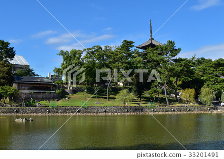 Nara Kofuku-ji and Saruzawa-ike 33201491