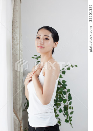 Beauty portrait 33201522