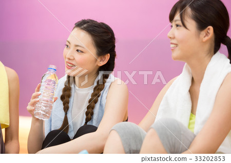Sports gym break 33202853