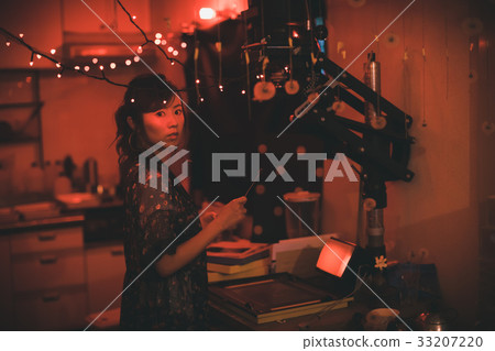 darkroom, female, lady 33207220