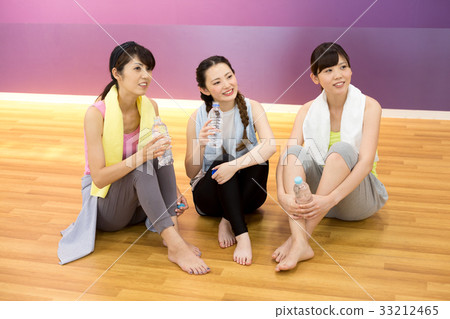 Sports gym break 33212465