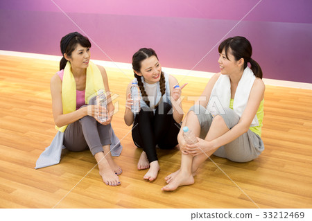 Sports gym break 33212469