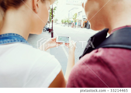 Looking for their destibation 33214465