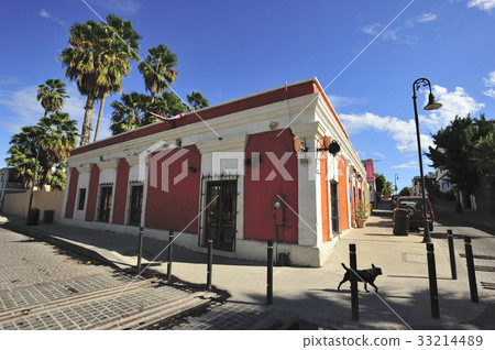 Mexican street corner Mexican street corner 33214489