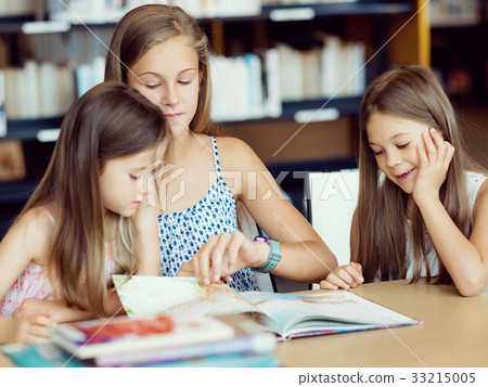 We love reading We love reading 33215005