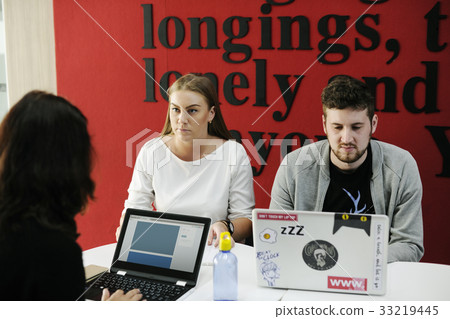 Business people creative talking discussion ideas Business people creative talking discussion ideas 33219445
