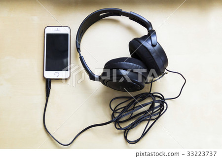 耳罩 耳機 黑色 白色 手機 音樂 電線 桌 耳罩 耳機 黑色 白色 手機 音樂 電線 桌 33223737
