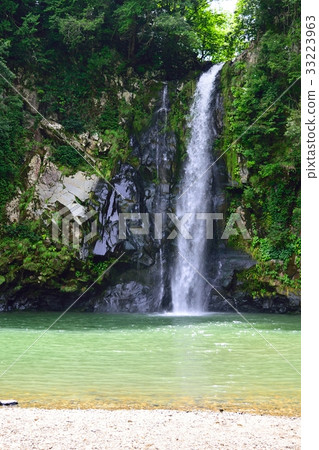 Hachiman Waterfall in Hyogo Prefecture Hachiman Waterfall in Hyogo Prefecture 33223963