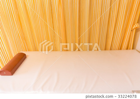 Image of medical bed, medical examination 33224078