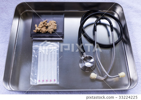 Image of medical instrument, acupuncture needle, oriental medicine Image of medical instrument, acupuncture needle, oriental medicine 33224225