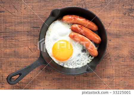 Skillet cooking Skillet cooking 33225001