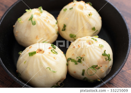 Skillet cooking 33225009