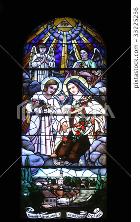 Saint Therese of Lisieux 33225236