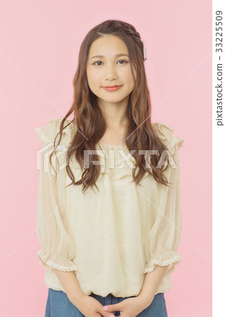 20多歲的年輕女子 33225509