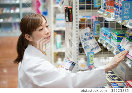 年輕女子(藥劑師) 年輕女子(藥劑師) 33225885