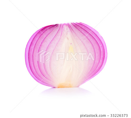 shallots isolated on white background 33226373