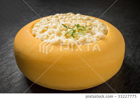 奶酪燴飯意大利菜奶酪燴飯意大利菜 33227775