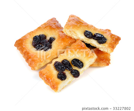 cracker with raisins isolated on white 33227802