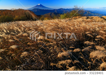 Early morning Otsuchi Rensuke, Okura Takamaru no Suki and Mt Fuji Early morning Otsuchi Rensuke, Okura Takamaru no Suki and Mt Fuji 33228401