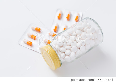 Drugs Drugs 33228521