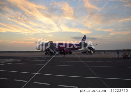 Wait for departure Wait for departure 33228750