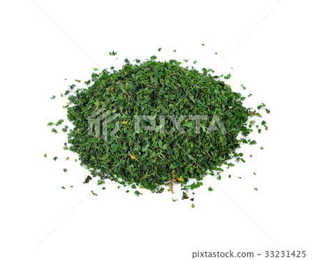 dried parsley isolated on white background. 33231425