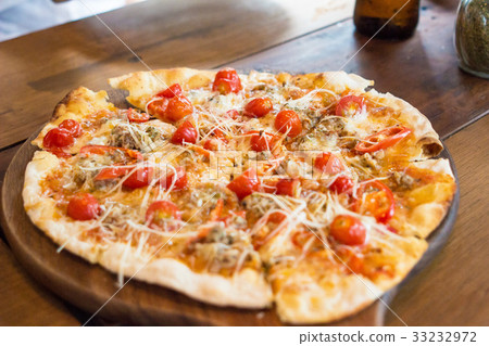 Italian Cuisine: Italian, Pizza, Arabia 33232972