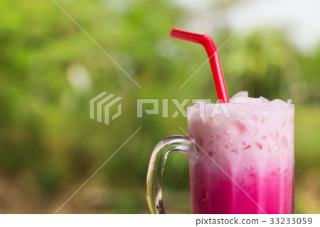 Thai iced milk pink signature local beverage 33233059