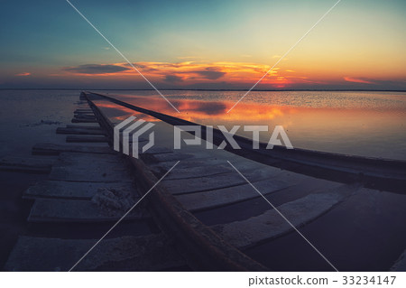 Beauty sunset on salty lake 33234147
