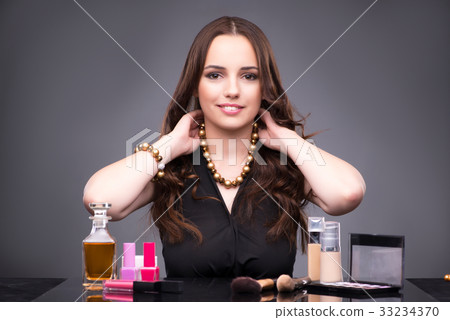 Young woman in beauty make-up concept 33234370