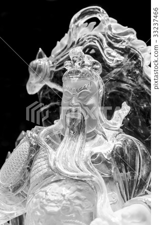 黑白 關公 神像 神明 莊嚴 宗教 打坐 思考 沈思 臉 雕像 神像 水晶 玻璃 藝術 33237466