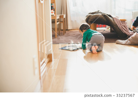 person, younger, baby boy 33237567