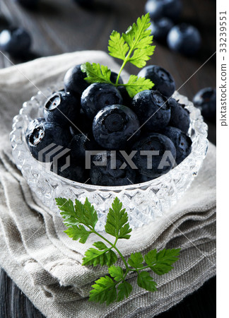 Fresh blueberry 33239551