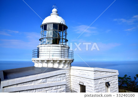 Japan's Three Great Lighthouses 33240100