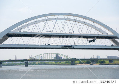 Goshiki Sakura Ohashi (Tokyo Metropolitan Expressway Central Ring Line) and Kohoku Bridge 33240121