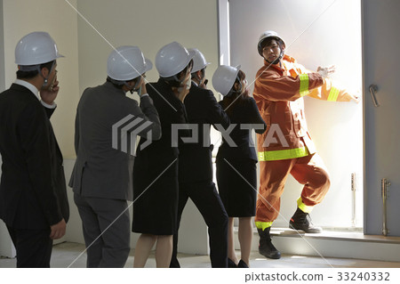 疏散演習 33240332