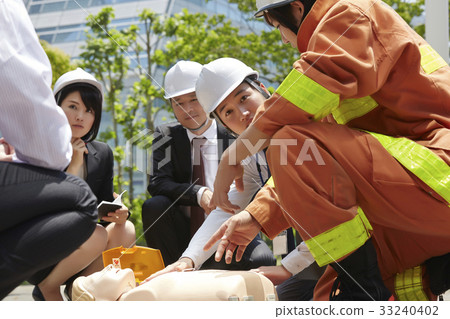 Lifeboat training 33240402