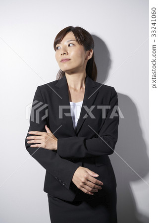 Strong female leader image 33241060