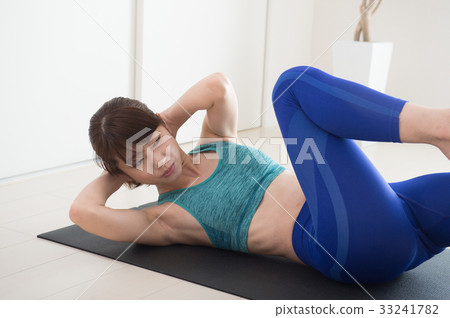 Abs訓練女人 Abs訓練女人 33241782