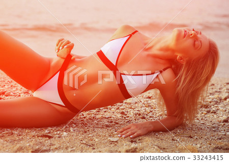 Bikini model girl posing sexy 33243415