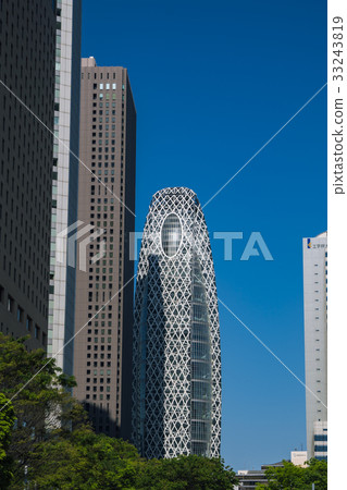在西新宿和藍天的高層建築群 照片素材 圖片 圖庫