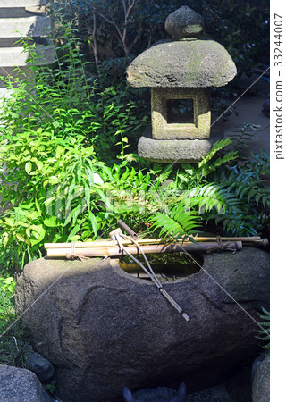 Temple garden fence 33244007