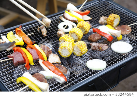 Friends who enjoy outdoor BBQ BBQ Friends who enjoy outdoor BBQ BBQ 33244594