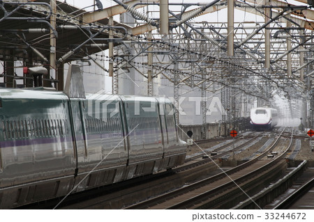 乘客摔倒導致東北新幹線延誤（盂蘭盆節期間的郡山站） 33244672