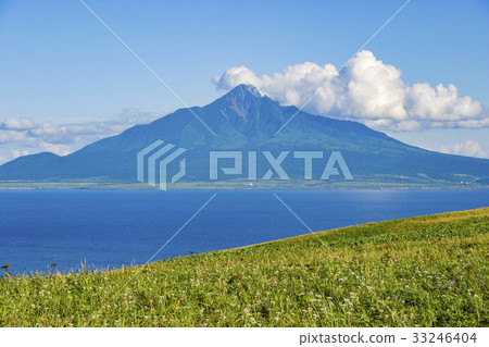 Rishiri Fuji seen from Rebun Island Rishiri Fuji seen from Rebun Island 33246404