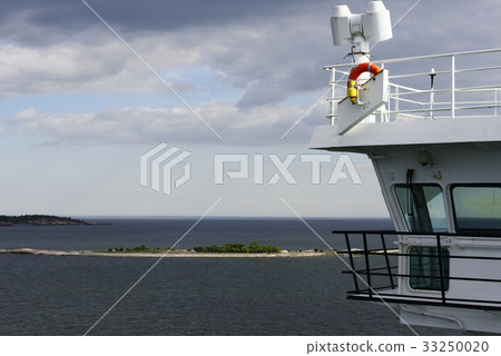 deckhouse of ship against the sea deckhouse of ship against the sea 33250020