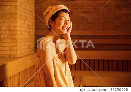 Sauna hot spring bathing break woman Sauna hot spring bathing break woman 33250496