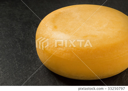 Gouda cheese General Gouda cheese Gouda cheese General Gouda cheese 33250797