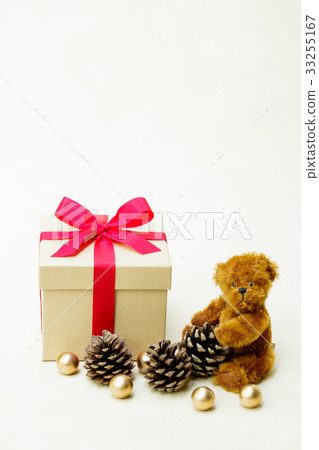 Kuma and present 33255167