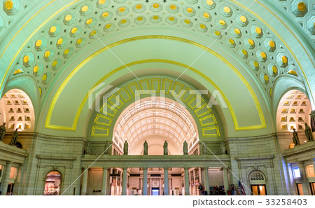 Lobby hall at Union Station in Washington DC, USA Lobby hall at Union Station in Washington DC, USA 33258403